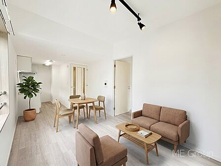 落ち着いた雰囲気のLDKは家族みんなの快適空間 ※家具はCGです