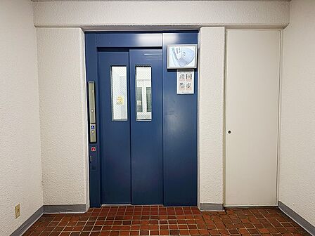 エレベーターがあるので荷物の多い日も安心ですね