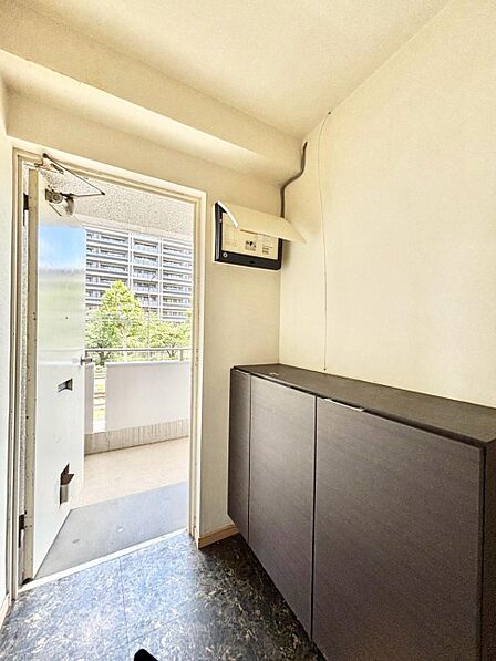 家族の帰宅やお客様をあたたかく迎える玄関