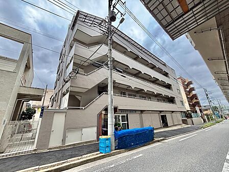 溢れる陽光でご家族の笑顔も輝く