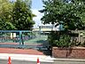 周辺：小学校 400m 新宿区立大久保小学校