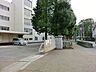 周辺：中学校 2000m 所沢市立富岡中学校