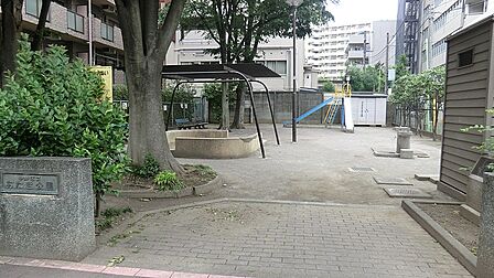 公園 300m 中野区立おたき公園
