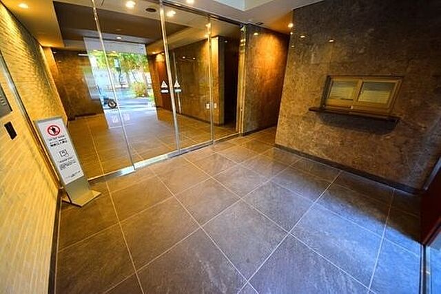 エントランス パレステージ関内大通り公園 7階/-