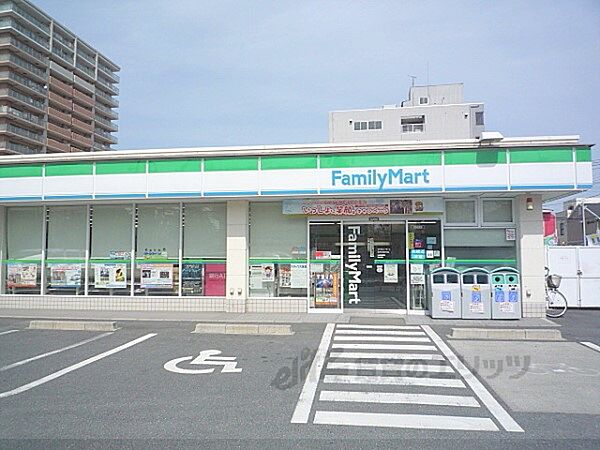 画像23:ファミリーマート　栗東安養寺店まで400メートル
