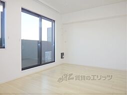 ラクーン守山 202 2階1LDKのリビング/ダイニング