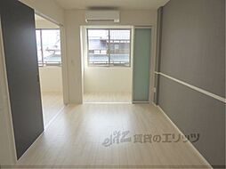 JR東海道・山陽本線 守山駅 3.1kmの賃貸アパート 2階1LDKのリビング/ダイニング