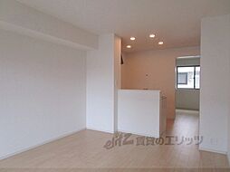 スリーズII 1階1LDKのリビング/ダイニング