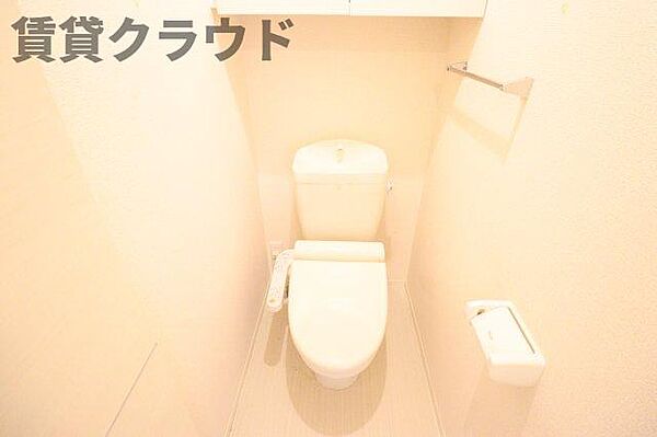 画像15:落ち着いた色調のトイレです