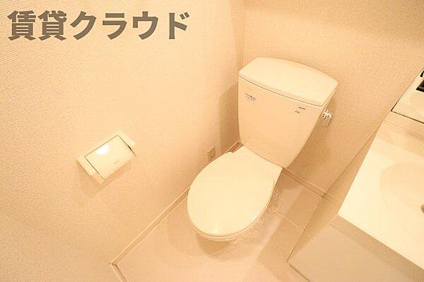 画像16:シンプルで使いやすいトイレです