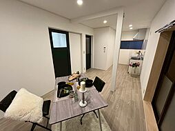 増泉1丁目貸家 1階2LDKのリビング/ダイニング