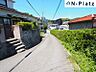 外観：前道はアスファルト舗装されております