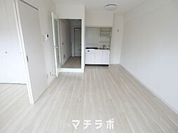 エポラール白壁 203 2階1LDKのリビング/ダイニング