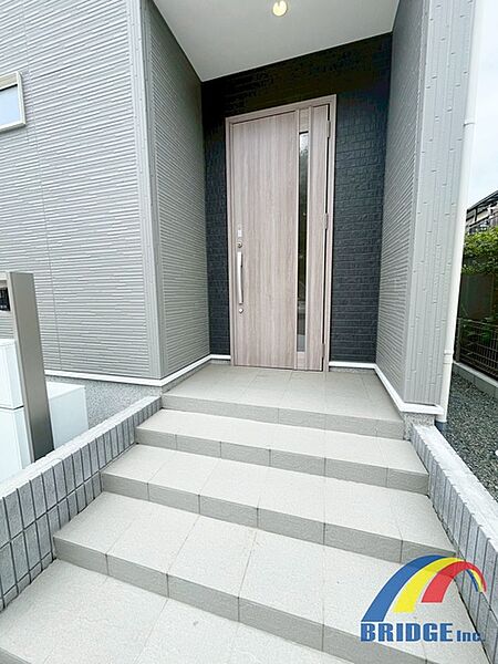 玄関を拡大表示