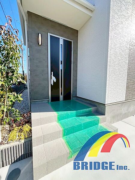 玄関を拡大表示