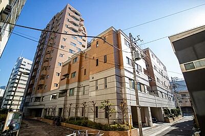 外観:ひときわ目立つお洒落なマンションです 外観:ひときわ目立つお洒落なマンションです