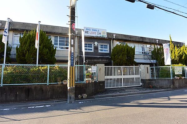 画像17:寝屋川市立第三中学校（475m）