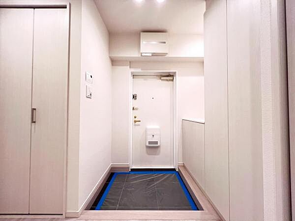 玄関を拡大表示
