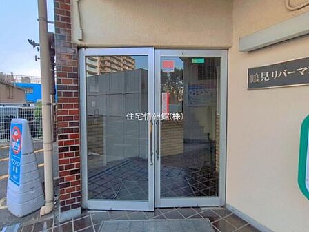 ゆったりとした印象のエントランスです。