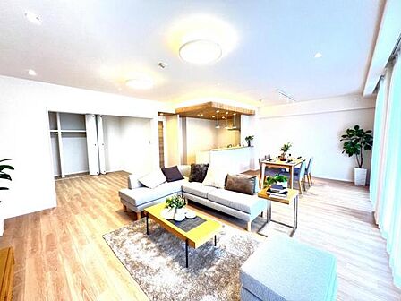 リビングダイニングになります。ご家族そろっての素敵な空間になりそうですね。