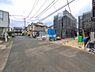 外観：前面道路を含めた現地写真です。