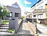 外観：前面道路を含めた現地写真です。