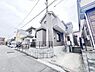外観：前面道路を含めた現地写真です。