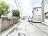外観：前面道路を含めた現地写真です。