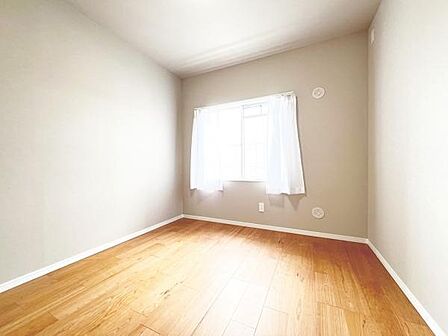 子供部屋にもちょうど良い大きさのお部屋です。