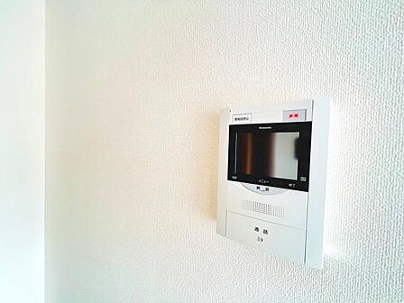 訪問者を確認できるTVモニター付きインターフォンです。