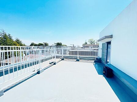 お洗濯ものを気持ち良く太陽の光で干せるのが嬉しいですね。