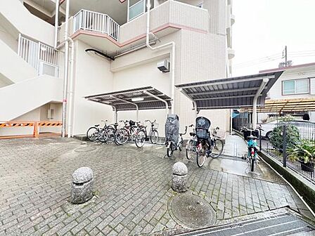 敷地内の駐輪場です。
