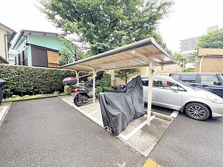 屋根付きの駐輪場は嬉しいですね。