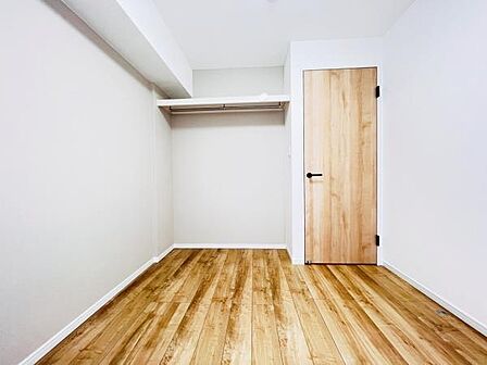 収納が備わっており、子供部屋や在宅ワークスペース等にもおすすめです。
