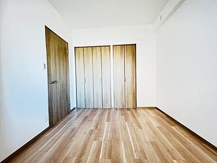 収納が備わっており、子供部屋や在宅ワークスペース等にもおすすめです。