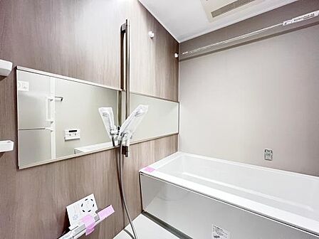 お風呂でほっとひといき。1日の疲れを癒しましょう。