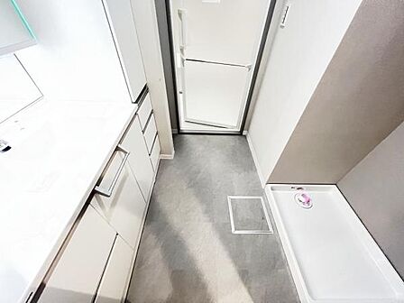 脱衣所は小さなお子様がいるご家庭にも重宝されます。