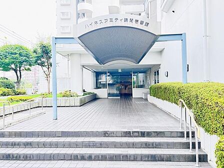 エントランスです。皆様やお客様をお出迎え致します。