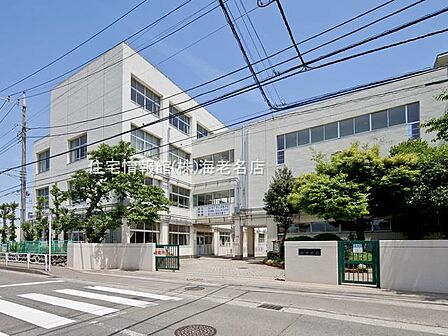 座間市立西中学校まで約2000m（徒歩25分）