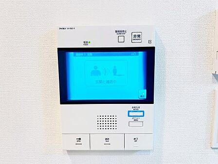 訪問者を確認できるTVモニター付きインターフォンです。
