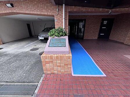 【エントランス】