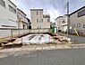 外観：前面道路を含めた現地写真です。