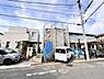 外観：前面道路を含めた現地写真です。