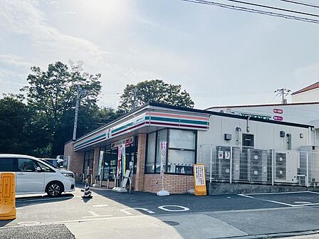 セブン-イレブン 町田成瀬駅北店まで約810m(徒歩11分)