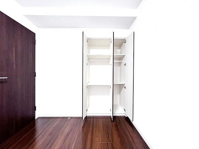 収納 サンクレイドル日野 2階/-