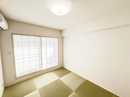 和室スペースです。畳のお部屋は寛げる空間ですね。