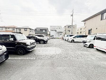 敷地内の駐車場です。