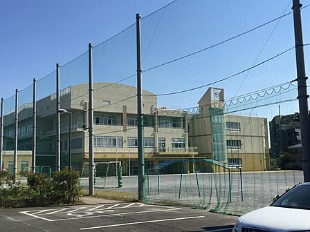 八王子市立第七小学校まで約970m（徒歩13分）
