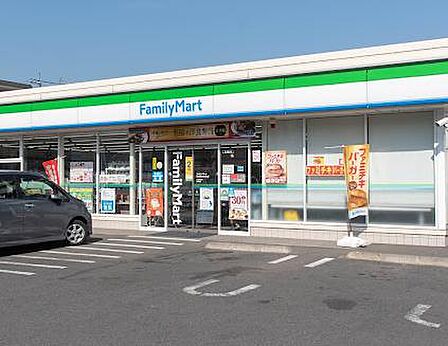 ファミリーマート 青梅新町四丁目店まで約1140m(徒歩15分)