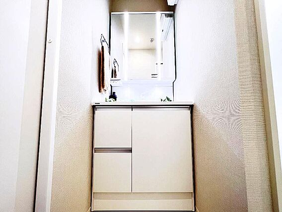 朝の支度にも便...